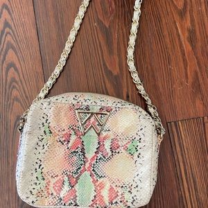Great shape Kelly Wynee purse